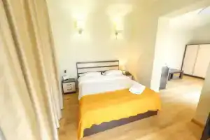 Eurasia Bridge Hotel, Тбилиси