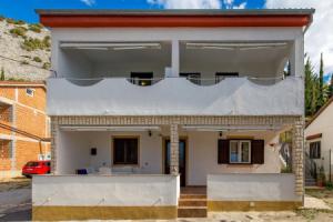 Nice Home in Baric Draga With Wifi and 1 Bedrooms, Barić Draga