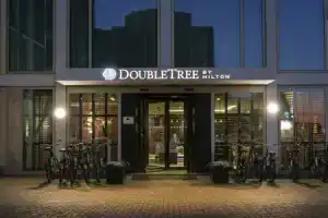 Отель «Doubletree By Hilton Amsterdam - Ndsm Wharf», Амстердам