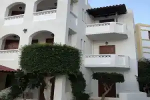 Anema By The Sea Guesthouse, Карловаси
