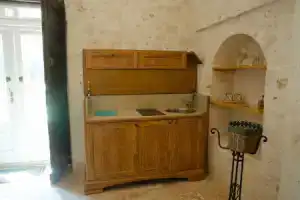 Ферма «Agriturismo Antonelli Piangevino», Монополи