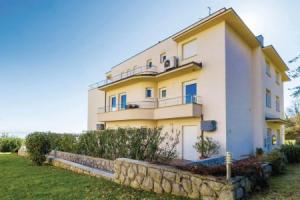 Beautiful Home in Volosko With Wifi and 2 Bedrooms, Опатия