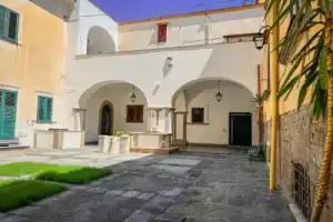 Chiara's apartment Sorrento 2, Сант-Аньелло
