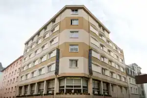 Отель «Hôtel Helgon - Lourdes Pyrénées», Лурд