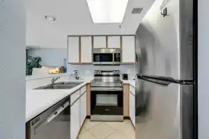 Hosteeva | 2-BR Oceanfront Views w Pool | Atlantica Towers Condo, Миртл Бич
