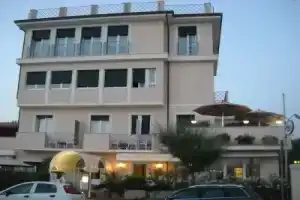 Hotel «Bencista'», Марина ди Пьетрасанта