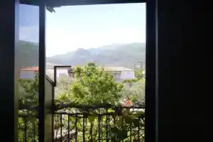 Hotel Argilos, Аспровальта