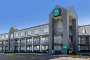 Quality Inn Fayetteville near Fort Bragg, Фейетвилл