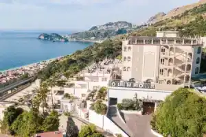 Hotel «Olimpo le Terrazze», Летоянни