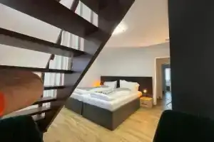 Haven - Hotel Dona, Бергиш-Гладбах