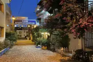 Can Butik Pansiyon, Чешме