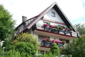 Landhaus Friedel, Байрсброн