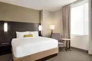 Courtyard by Marriott New York JFK Airport, Куинс