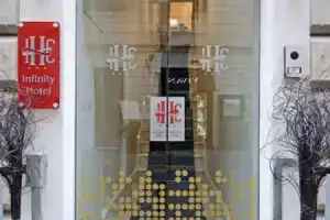 Infinity Hotel, Рим