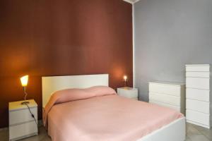 Awesome Home in Augusta With Wifi, 5 Bedrooms and Swimming Pool, Бруколи