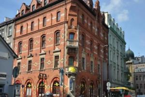 Red Brick Apartments, Краков