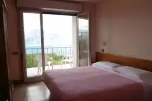 Hotel «Miralago», Сан-Цено-ди-Монтанья