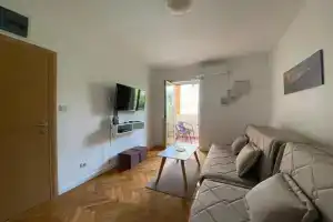 Studio Apartment Hana, Бечичи