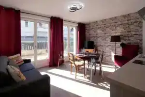 Amazing Duplex With Sauna 1br/4p in the Heart of Orly, Close to Paris, Орли