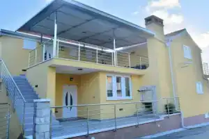 Fancy Apartments Dream, Brna