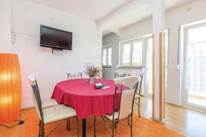 Apartment Mili - 250 m from sea: A2 Tina Rab, Island Rab, Раб