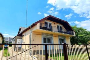 Nap-Hold Apartman, Кестхей
