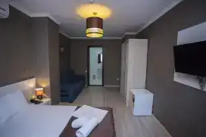 Hotel & Cafe Batus, Батуми