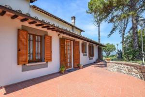 Awesome Home in Collescipoli With Outdoor Swimming Pool, Wifi and 1 Bedrooms, Терни