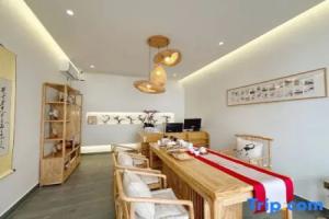 Dali Qiyue Lantian Homestay (Covered Bridge), Дали