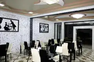 Black&White, Кобулети