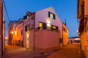 Navis Luxury Apartments, Водице