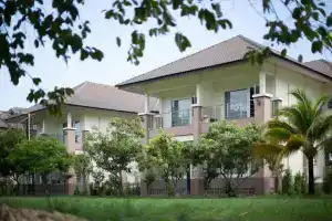 ARAYA HOTEL (SHA Extra Plus), Уттарадит