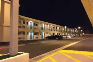 Апарт-отель «Anaheim Executive Inn & Suites», Анахайм
