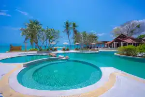 Chaweng Regent Beach Resort - Sha Extra Plus, Чавенг