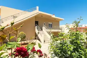 Villa Vamagia, Алмирида
