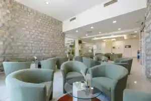 Hotel «Adria», Биоград