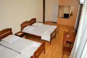 Hotel «Tedi», Кварели