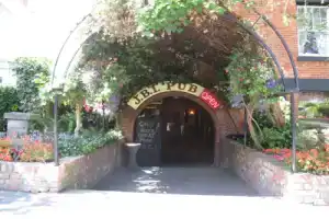 James Bay Inn Hotel, Suites & Cottage, Виктория