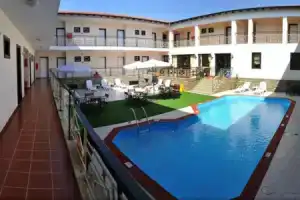 Sun Hotel, Полихроно