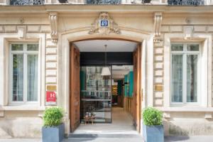 Отель «Suites & Hôtel Helzear Champs-Elysées», Париж
