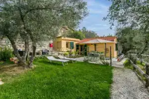 House Florence, Сесто-Фьорентино