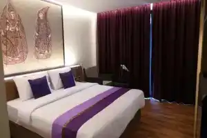 The Beach Apartment, Ката