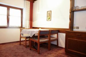 Lovely Apartment in Leutasch With Meadow Around, Лойташ