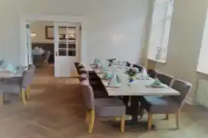 Hotel Stadtvilla Laux, Мерциг