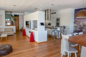 Sideratos Sea View City Apartment, Хиос