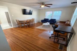 New Cozy Durham 2 Bedroom Home A, Дарем