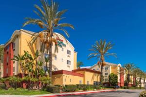 Отель «TownePlace Suites by Marriott Anaheim Maingate Near Angel Stadium», Анахайм