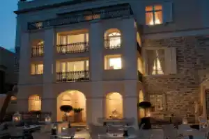 Hotel «Ploes», Эрмуполис