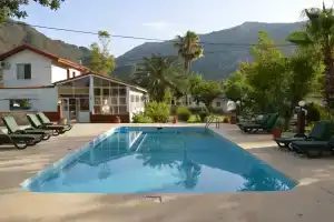 Maviay Beach Hotel, Адрасан