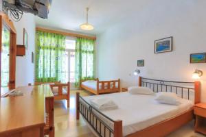 Faros Ena in Gaios With 1 Bedrooms and 1 Bathrooms, Гайос